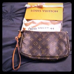 Authentic Louis Vuitton Pouchette